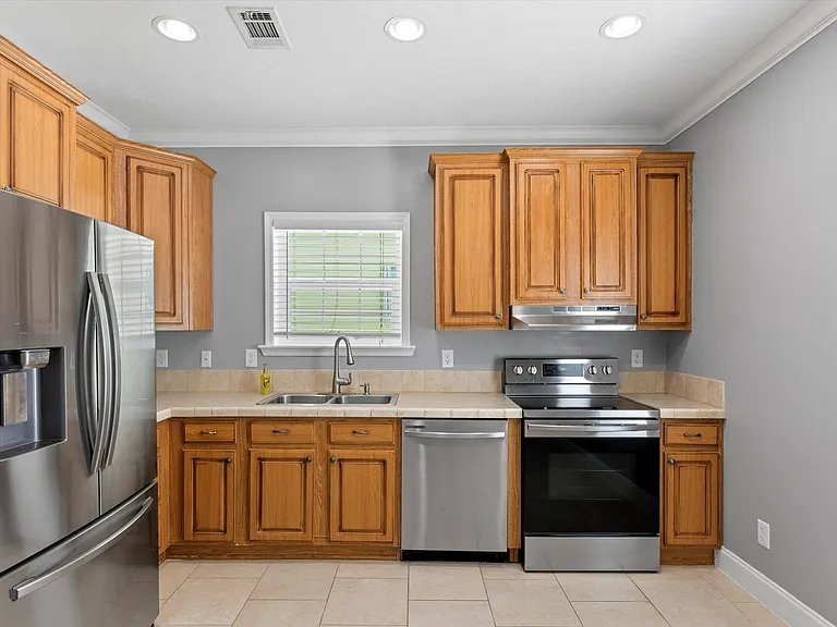 22 Ed Swift Rd — Photo 2