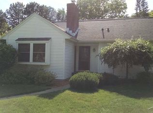 1027 Glenmeadow Ct, Saginaw, MI 48638