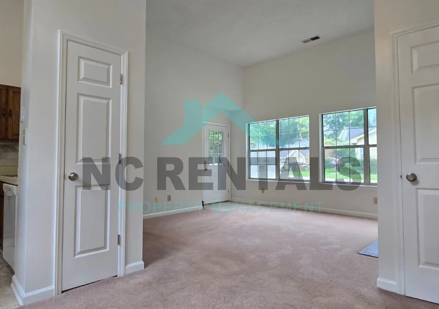 Lovely Modern 3-Bed, 2-Bath Apartment | 3607 McCuiston Rd #23, Greensboro, NC — Photo 4