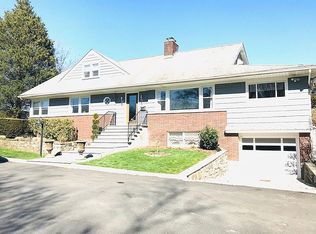 15 Allen Pl, Harrison, NY 10528