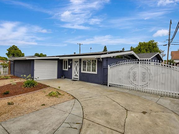 3rd image of 1010 Candlewood Ave