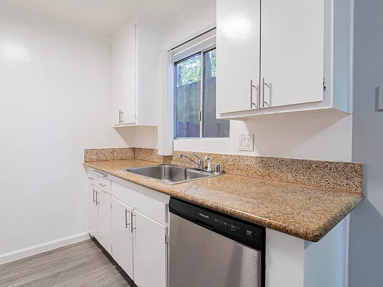 Northgate Apartments — Photo 13