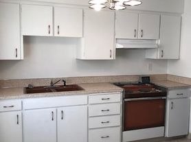 341 SE 81st Ave, Portland, OR