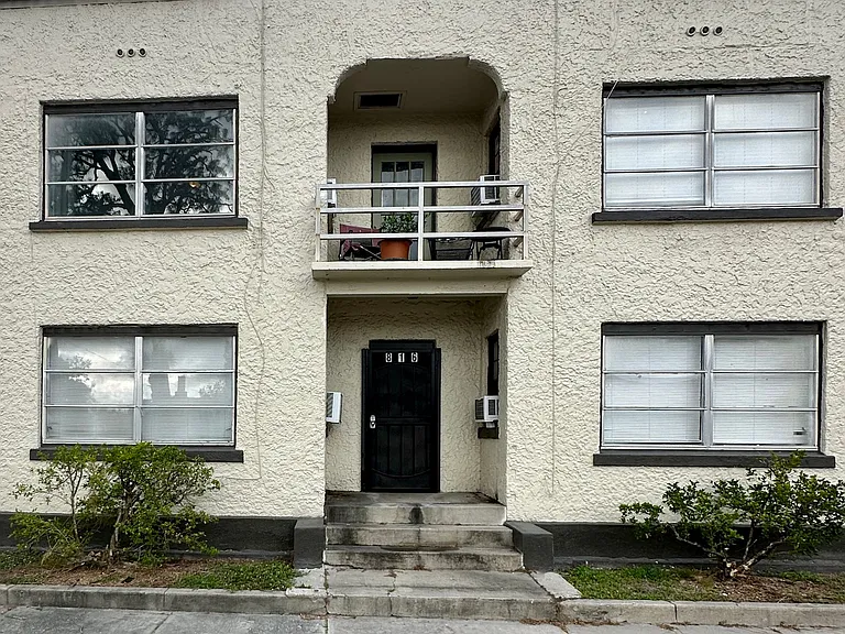 Twin Six — Photo 1