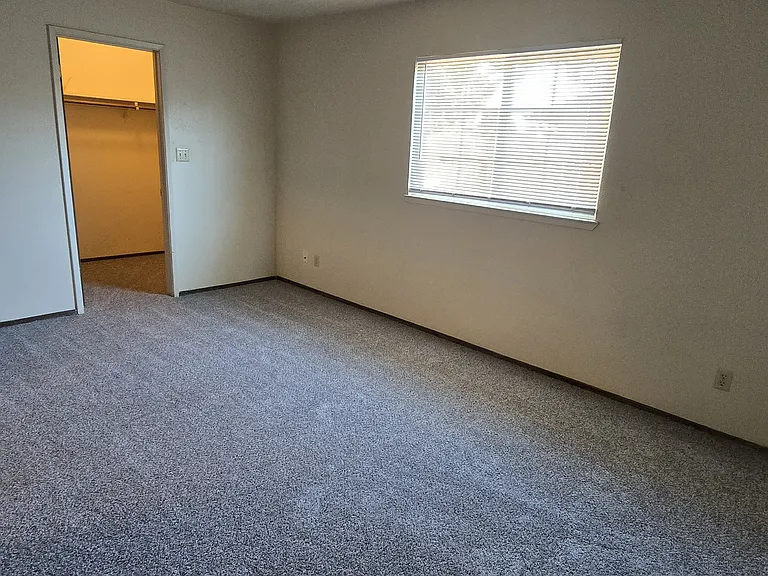 3013 Redbud Ct — Photo 9
