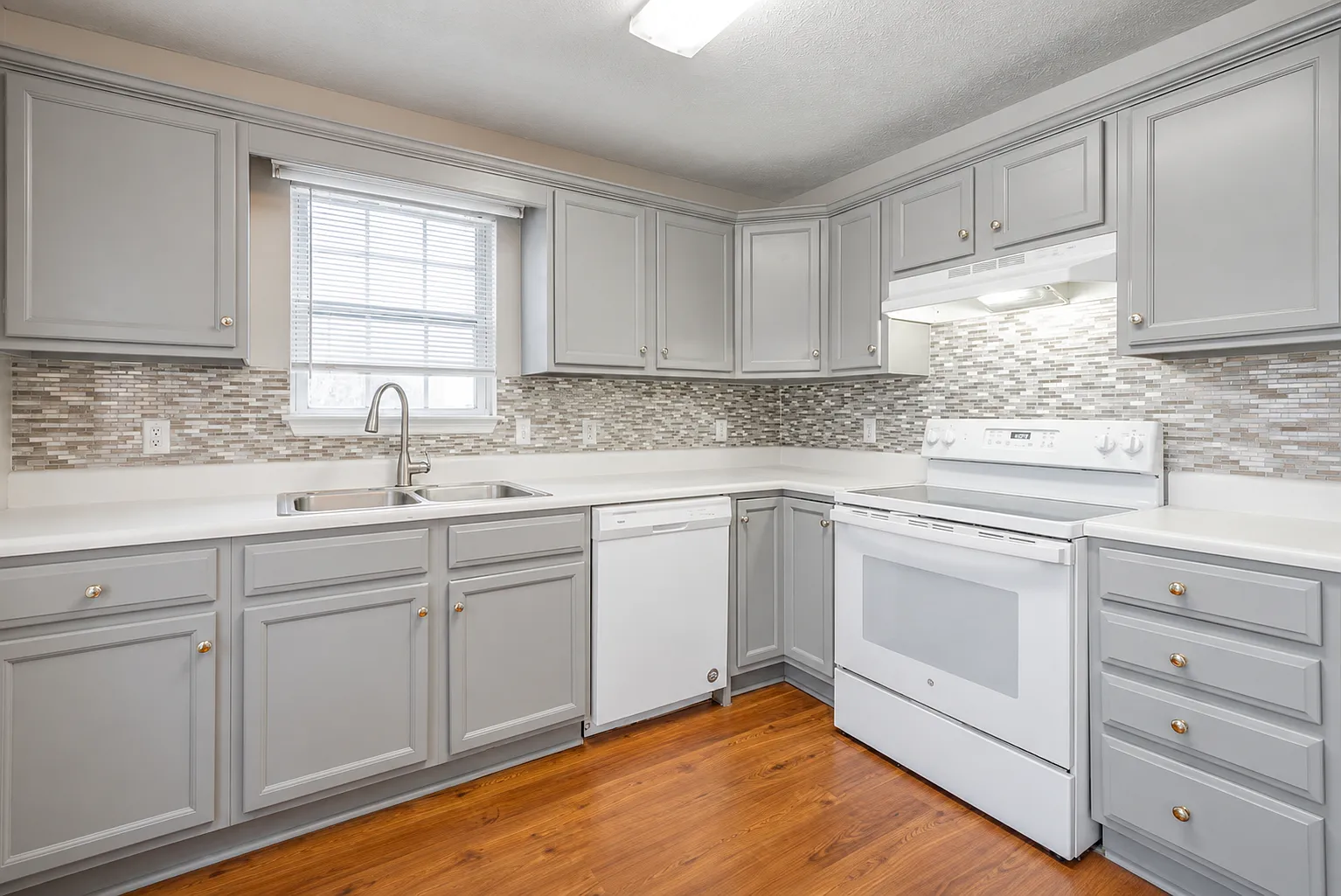 2 bed, 2.5 bath, 1258 sqft, $1,695 — Photo 3