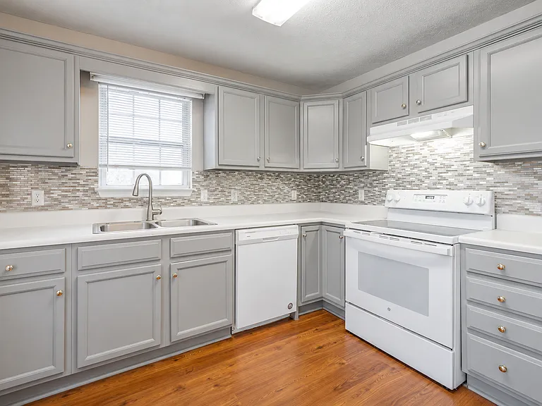 5454 Blue Oak Dr — Photo 3