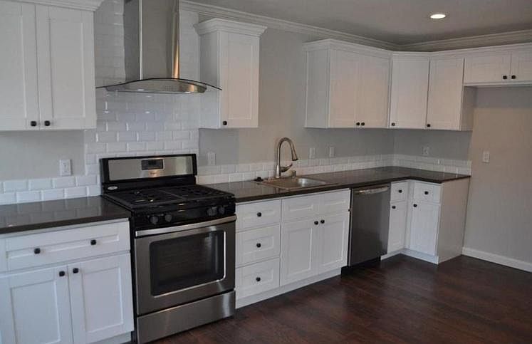 2nd image of 416 1/2 N Adams St