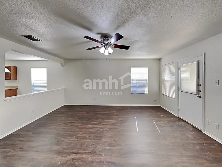 8027 Silver Grv — Photo 6