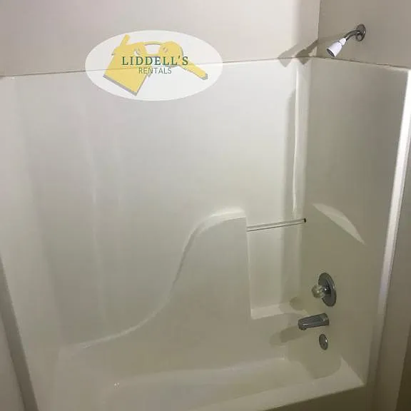 812 Ada St #3 — Photo 10