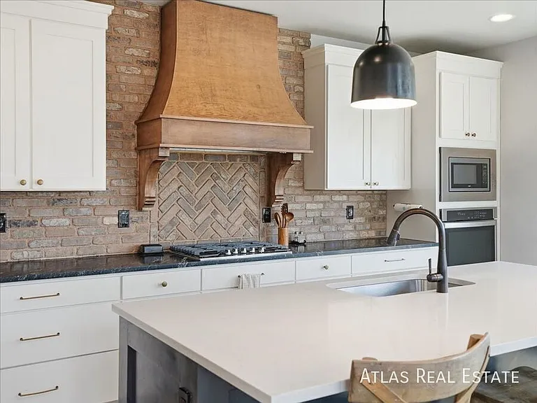 2092 Glean Dr — Photo 12