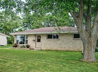 N89W15374 Jefferson Ave, Menomonee Falls, WI 53051