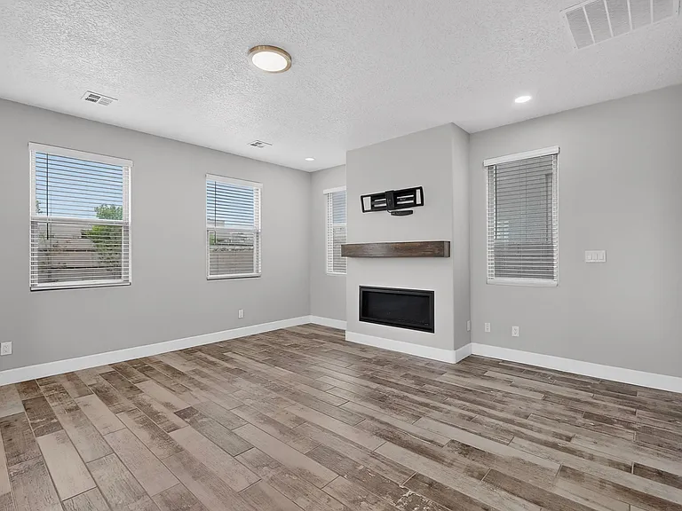 5603 Linq Ct NE — Photo 9