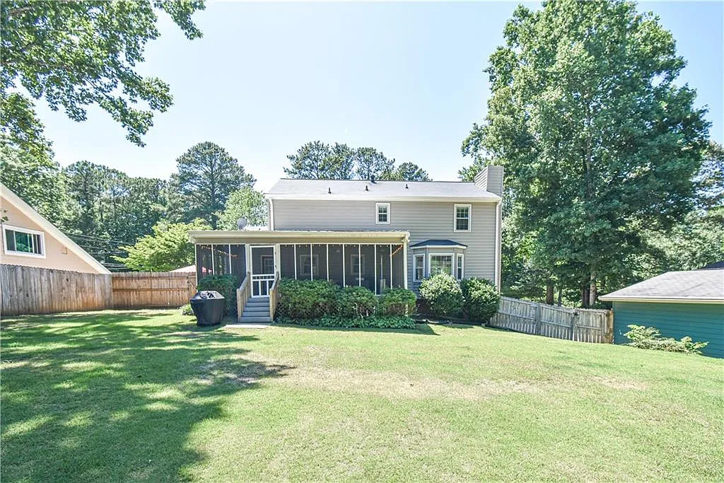4 bed, 2.5 bath, 2726 sqft, $3,255 — Photo 4