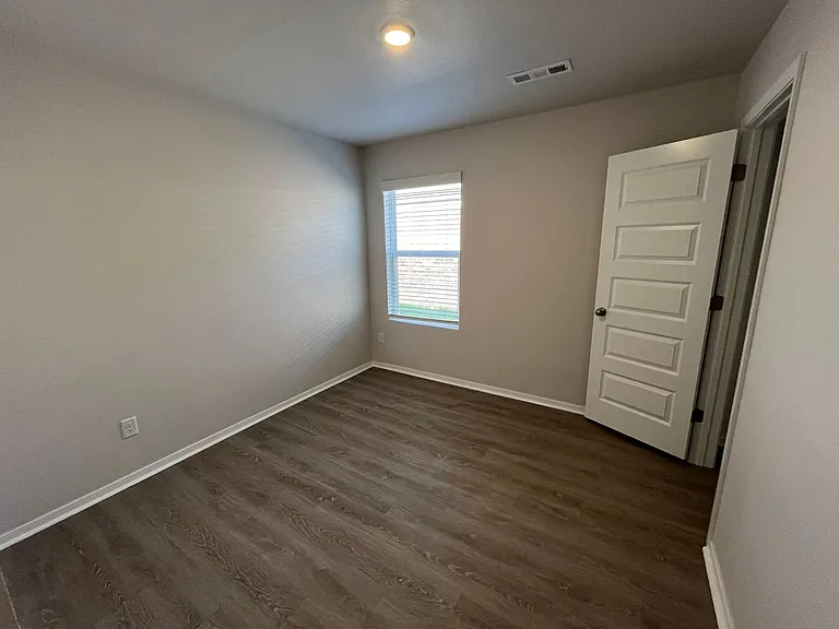 5381 Keystone Ave — Photo 16