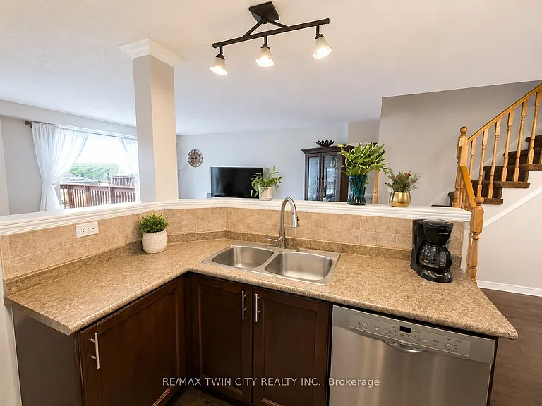 506 Activa Ave — Photo 5