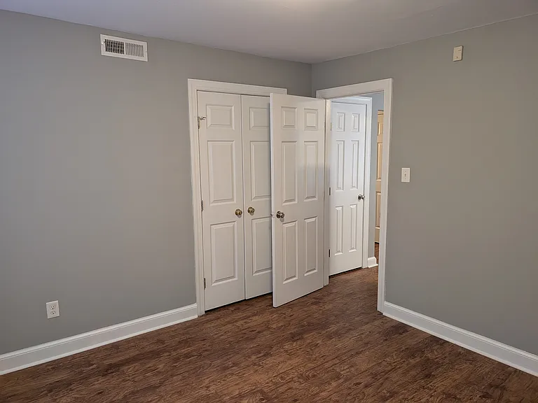 2115 E Marshall St #B — Photo 15