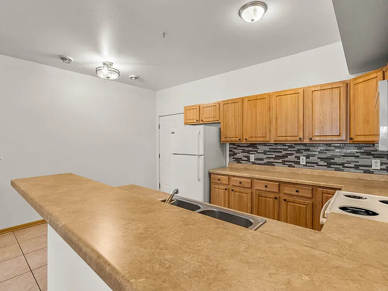 4301 W Howard Ave — Photo 8