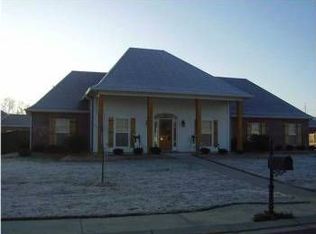 107 Bear Creek Ct, Canton, MS 39046