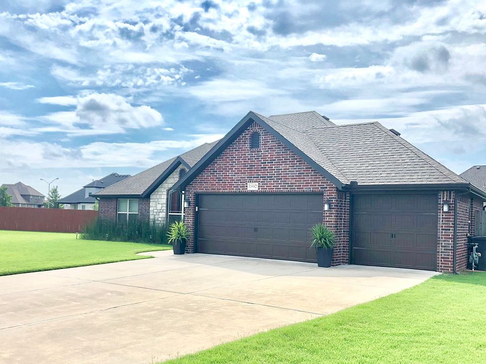 1st image of 1802 W Brooks Pl