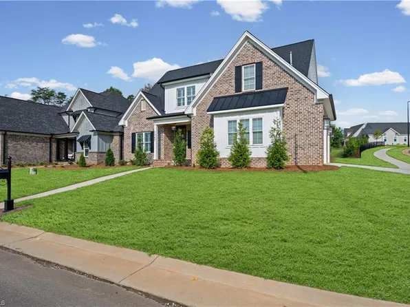 1347 Maple Chase Ln, Winston Salem, NC 27106