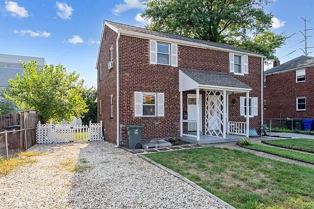 3 bed, 2.0 bath, 1492 sqft, $3,000 — Photo 3