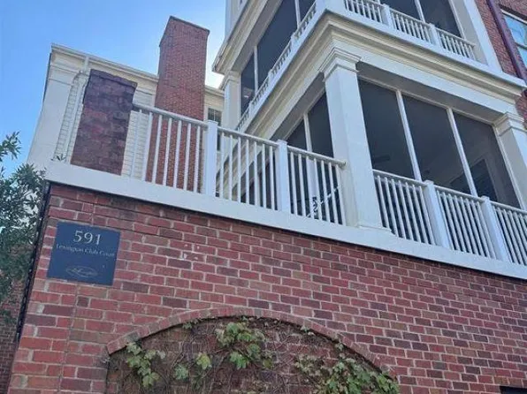 591 Lexington Club Ct APT 201, Memphis, TN 38117