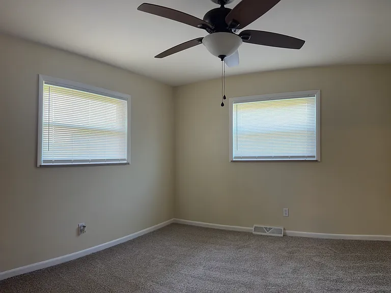 4913 Mandalay Rd — Photo 16