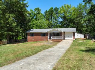 55 Pine Hill Dr, Carrollton, GA 30116