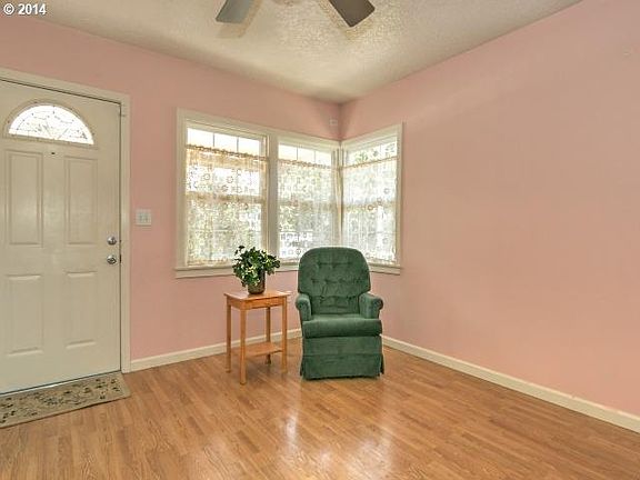 3rd image of 2611 Watson Ave