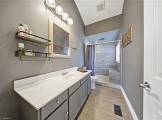 11 Malcolm St, Brant, ON N0E1R0
