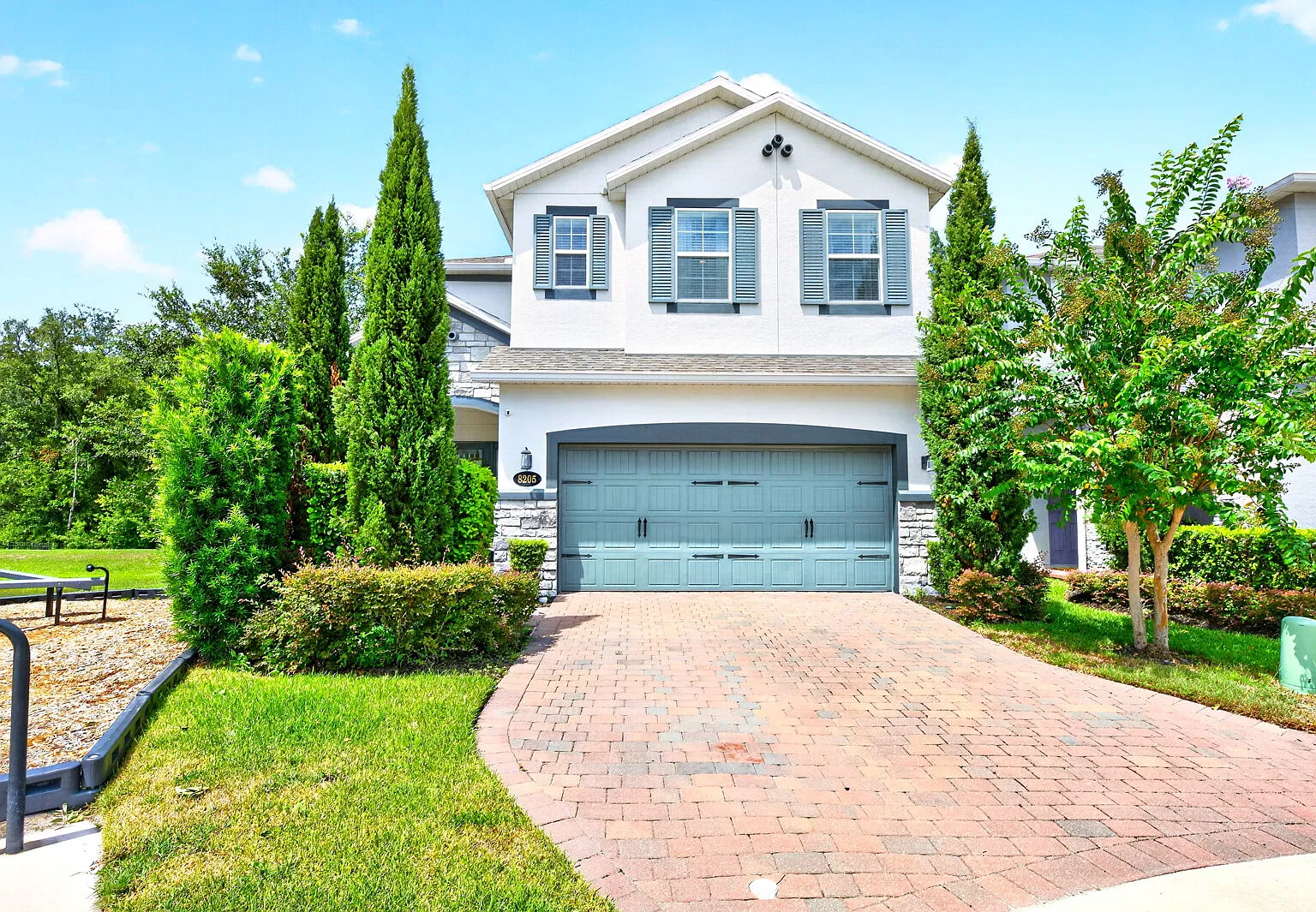 4 bed, 3.5 bath, 2919 sqft, $3,400 — Photo 1