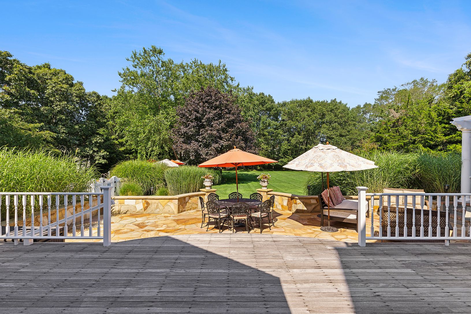  Extensive Decking