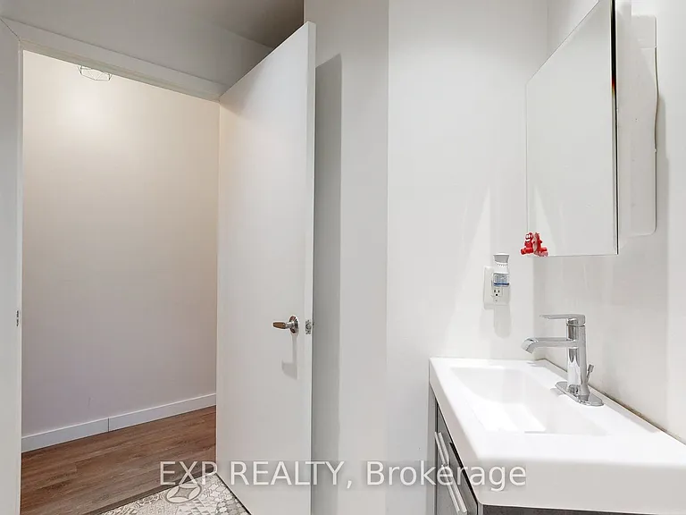 8 York St #2404 — Photo 20