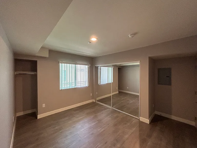 14848 Delano St #202 — Photo 7