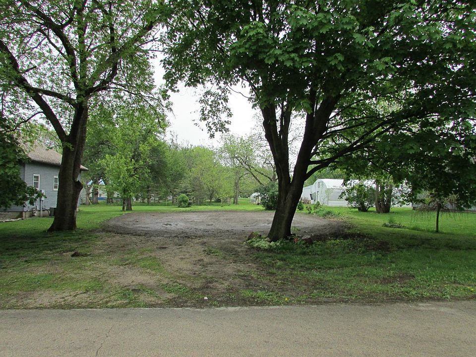1st image of 205 7th St S