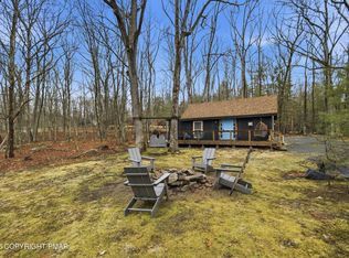 1596 Route 590, Hawley, PA
