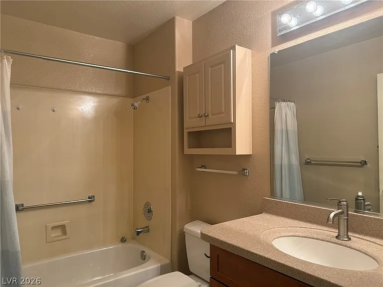 2425 Showcase Dr — Photo 32