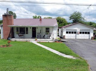 315 Crescent Dr, Glade Spring, VA 24340