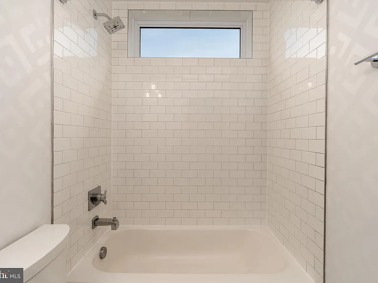 811 Upshur St NW #Penthouse 10 — Photo 31