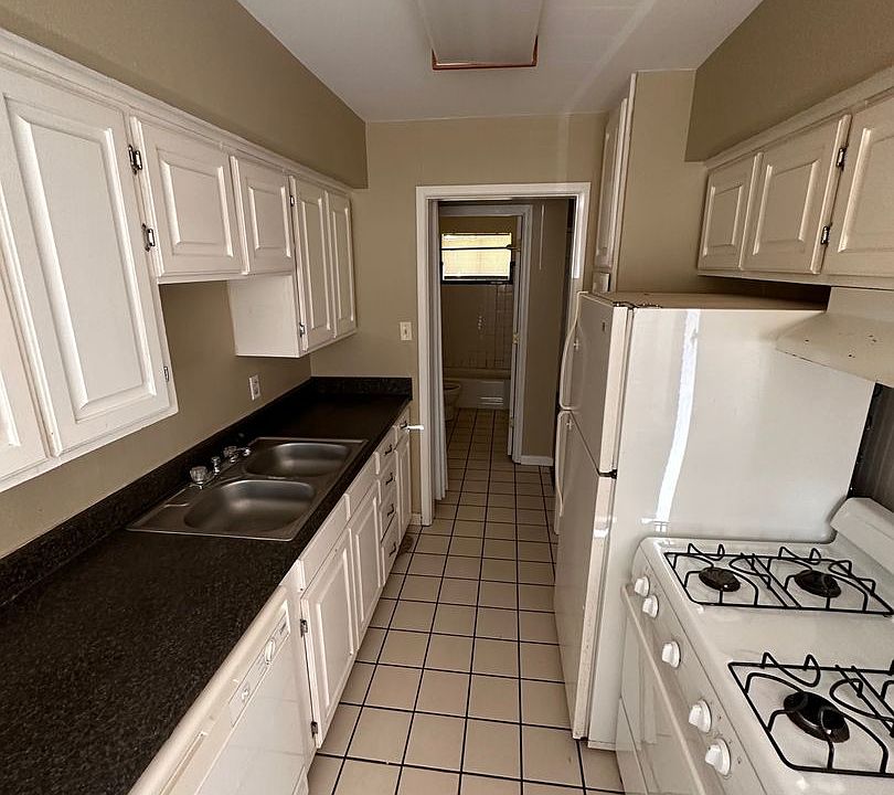2nd image of 1120 S Detroit Ave #1