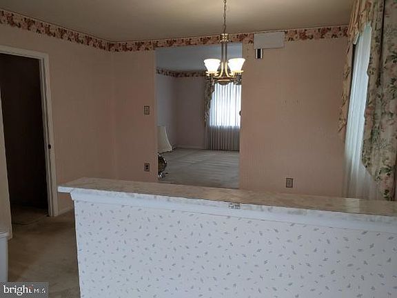 3rd image of 12022 Glenfield St