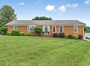 4401 Whitby Pl, Greensboro, NC 27406
