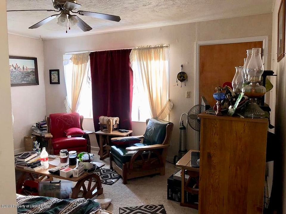 2nd image of 733 3rd Ave E