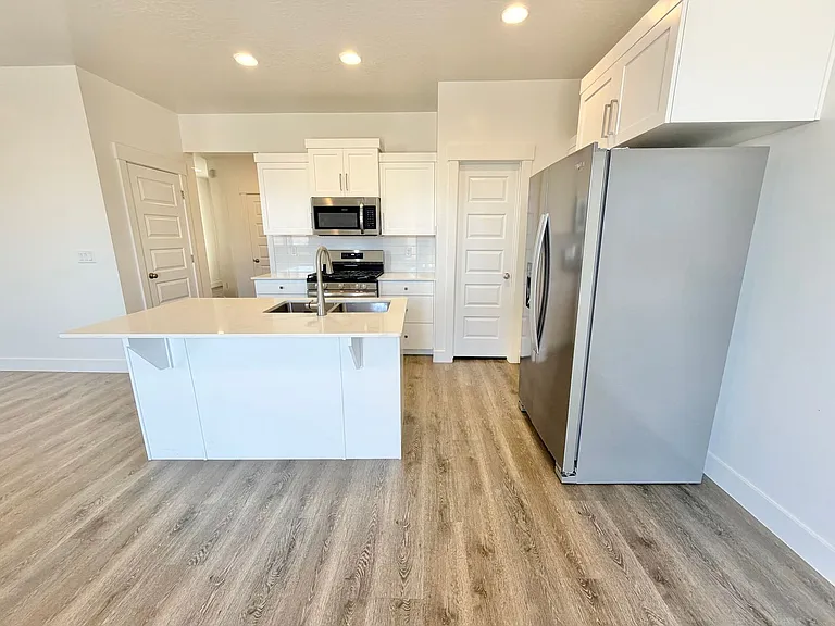 2375 E Luciano Ln — Photo 11