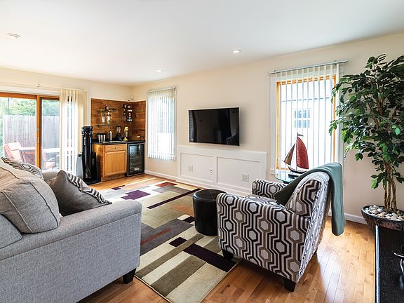 4th image of 467 Bridgehampton Sag Harbor Tpke