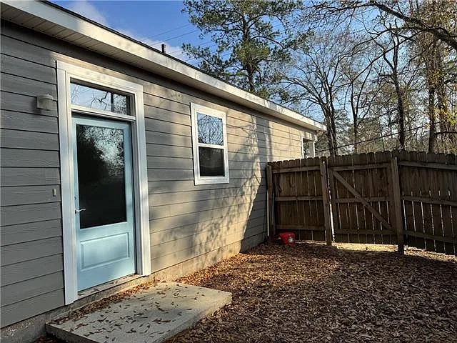 503 E Hornsby St — Photo 11