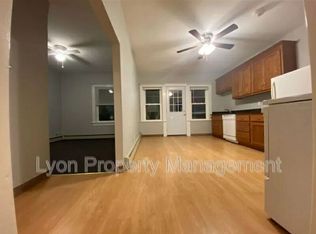 70 Bouvier Ave UNIT 3R, Manville, RI 02838