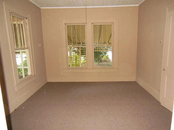 3rd image of 350 W Jefferson Ave