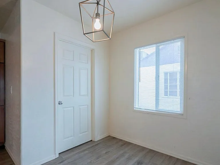 370 W Pima Ave — Photo 9